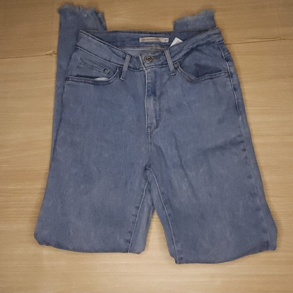 Levi's 721 Light Wash High Rise Skinny Jeans 27